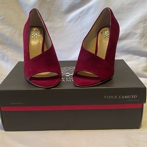 Vince Camuto burgundy peep toe heels